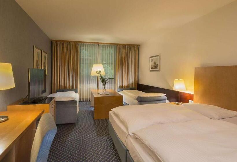 Семейный Номер, Maritim Hotel Am Schlossgarten