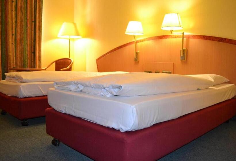 标准三人间, Tagungshotel Höchster Hof
