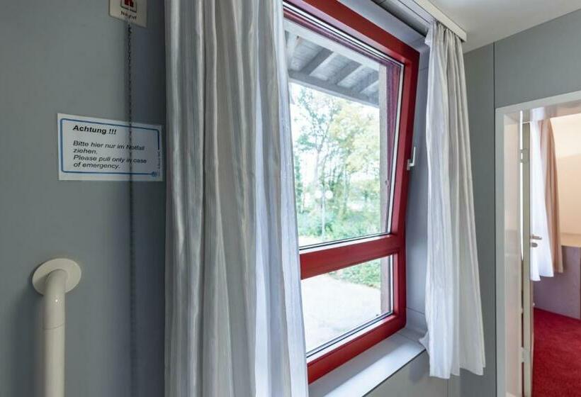 غرفة قياسية فردية, Baden Baden