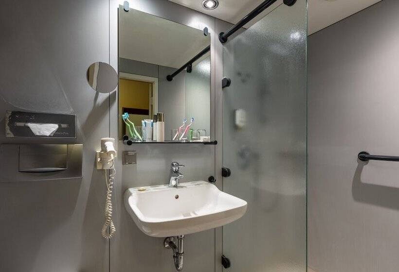 غرفة قياسية, Baden Baden