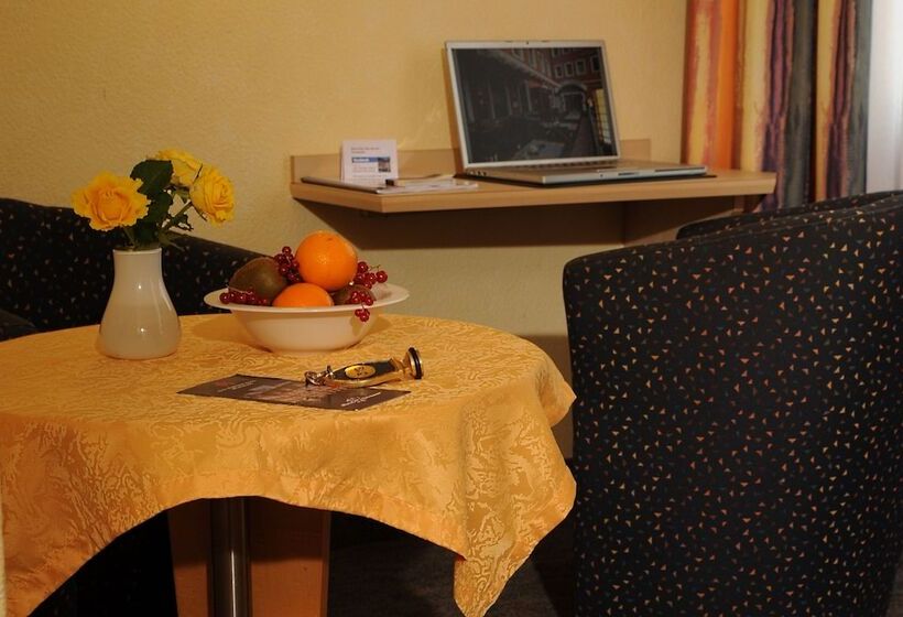 Номер Стандарт, City Partner Hotel Strauss