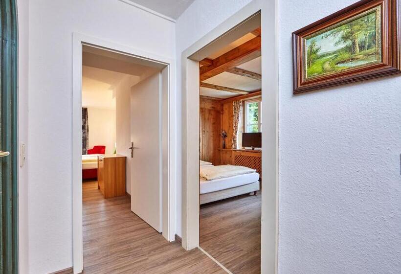 Четырехместный Номер Superior, Zum Turm     Apartments Und Gästezimmer