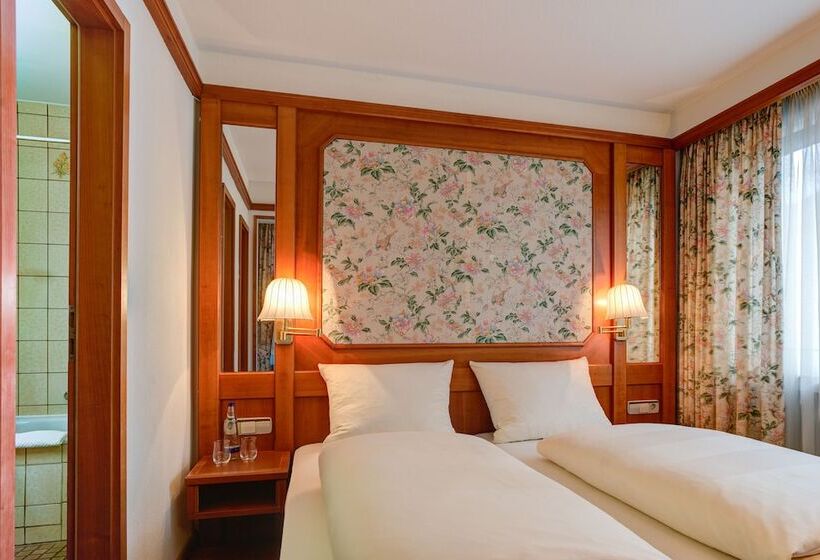 Четырехместный Номер Стандарт, Centro Hotel Stern, Trademark Collection By Wyndham