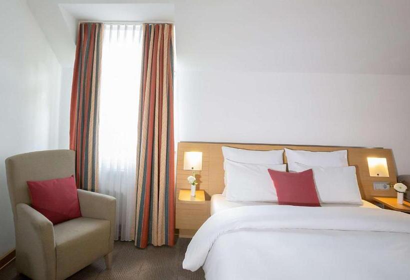 Номер Комфорт, Dorint Hotel Würzburg