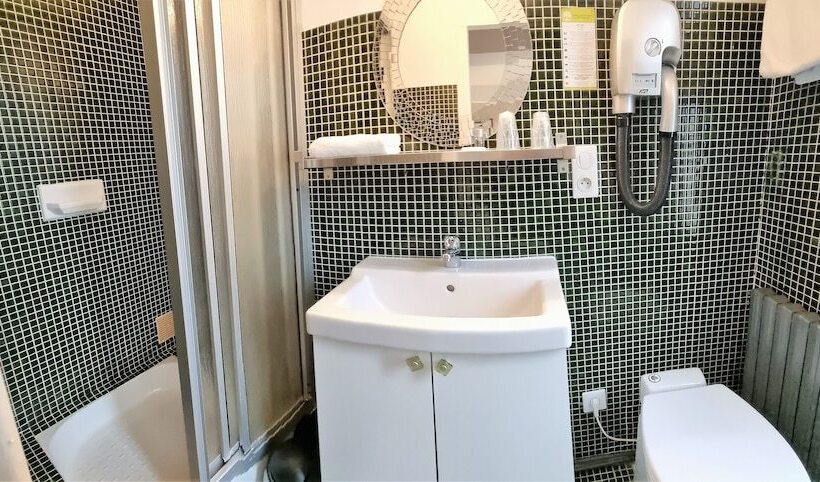 Номер Стандарт, L Auberge Du Cochon D Or