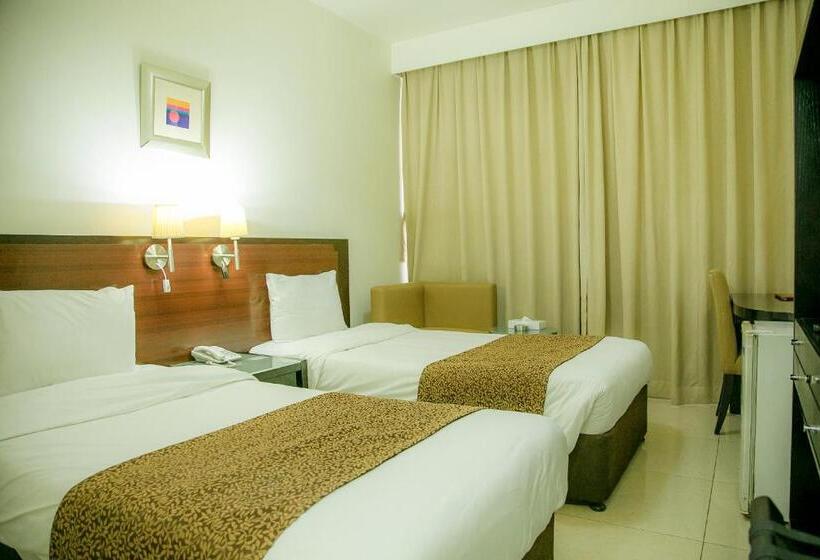 标准间, Phoenicia Grand