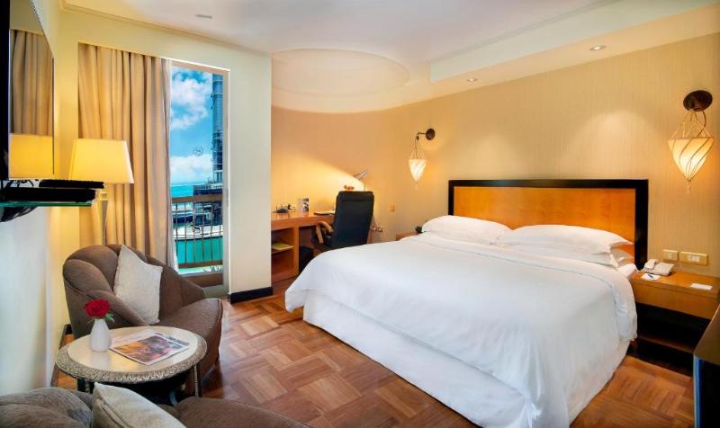 Chambre Club, Sheraton Abu Dhabi Hotel & Resort