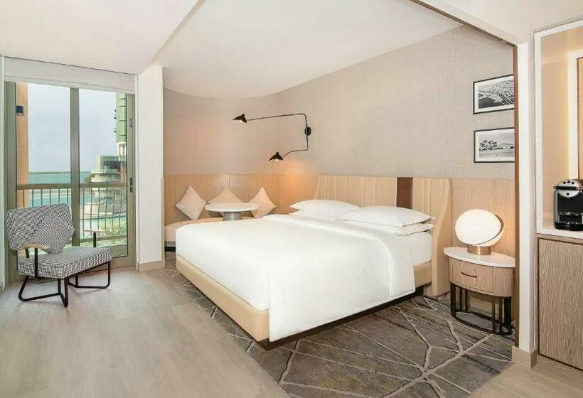 Номер Классика Кровать Кинг, Sheraton Abu Dhabi Hotel & Resort