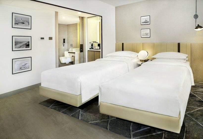Номер Клуб, Sheraton Abu Dhabi Hotel & Resort