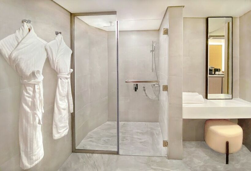 Номер Классика Двуспальная Кровать, Sheraton Abu Dhabi Hotel & Resort