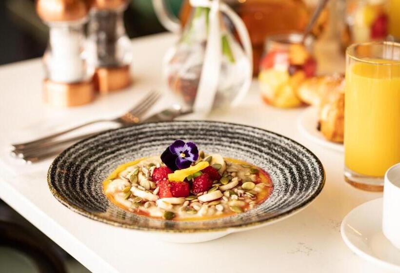 이코노미 룸, The Metropole Hotel Cork