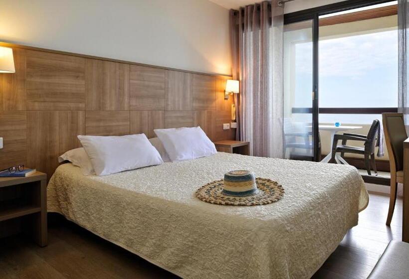 Номер Стандарт Вид на Море с Террасой, Beau Rivage