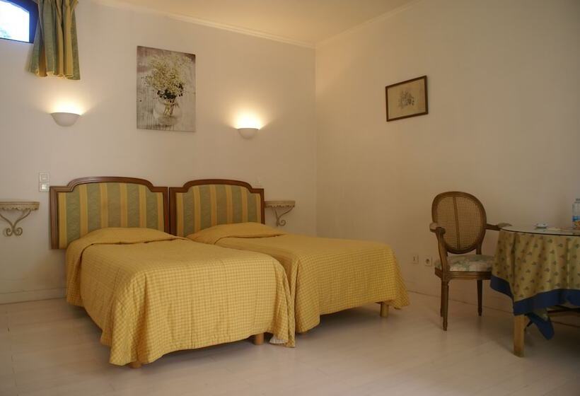 Номер Стандарт, Hostellerie Du Château De L Isle