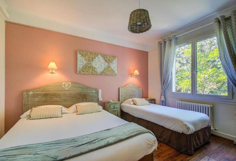 Номер Стандарт Трехместный, Logis Hotel Le Blason De Provence