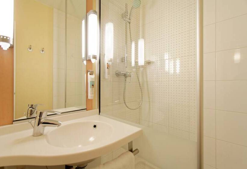 Номер Стандарт, Ibis Paris Porte D'italie