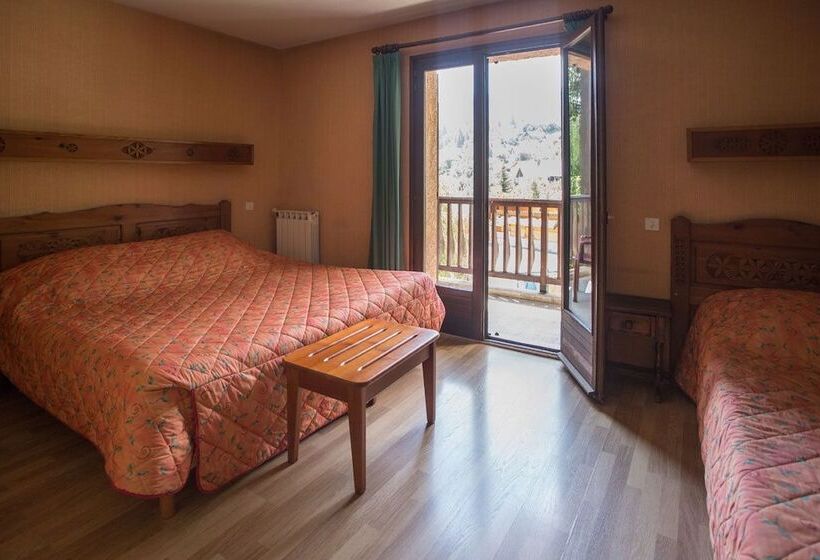 Номер Стандарт Трехместный, Hôtel L Aiglière