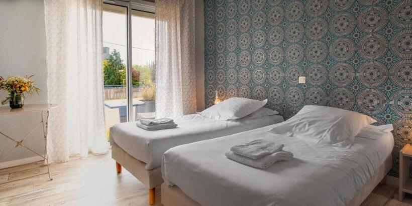 Номер Стандарт с Террасой, Hôtel Restaurant La Voile Bleue