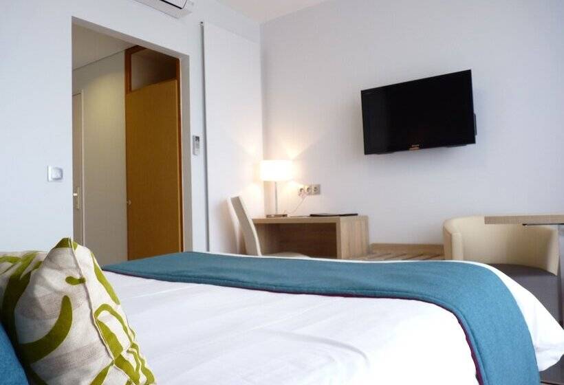 Номер Superior с Видом, Logis Hôtel Notre Dame   Restaurant Ouvert Midi Et Soir Sauf Dimanche Soir