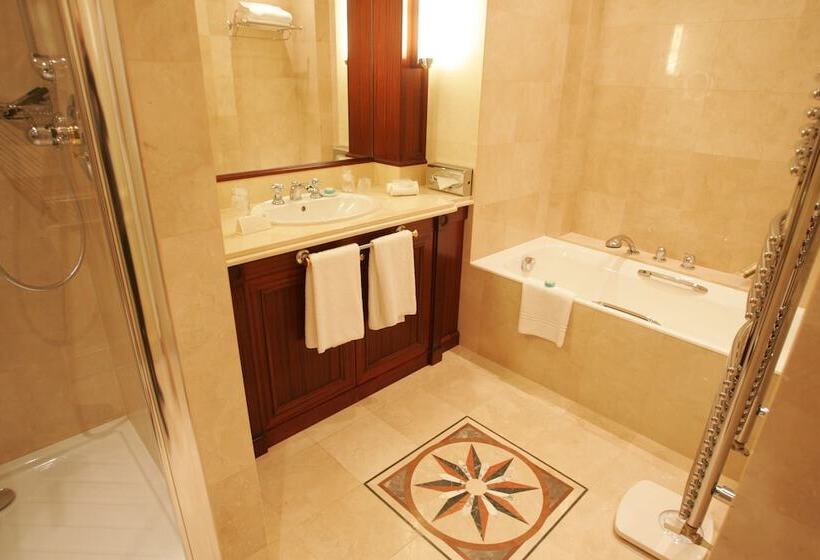 Номер Executive, Hôtel Napoleon Paris