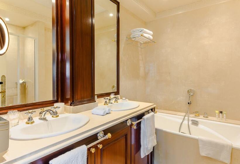 Номер Superior, Hôtel Napoleon Paris