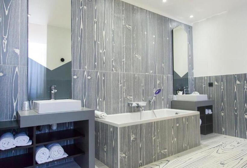 Семейный Номер, The Originals Boutique, Hôtel Le Lion, Clermontferrand