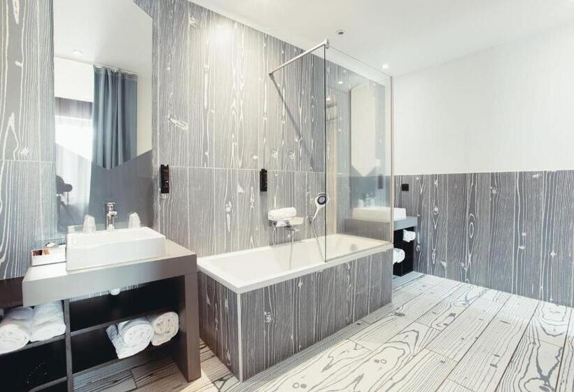 Семейный Номер, The Originals Boutique, Hôtel Le Lion, Clermontferrand