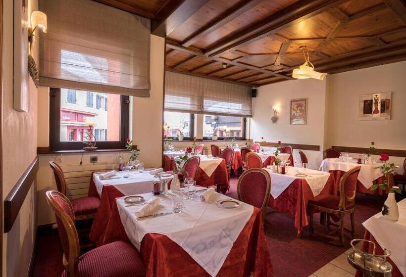 标准间带阳台, Logis Hostellerie Motel Au Bois Le Sire