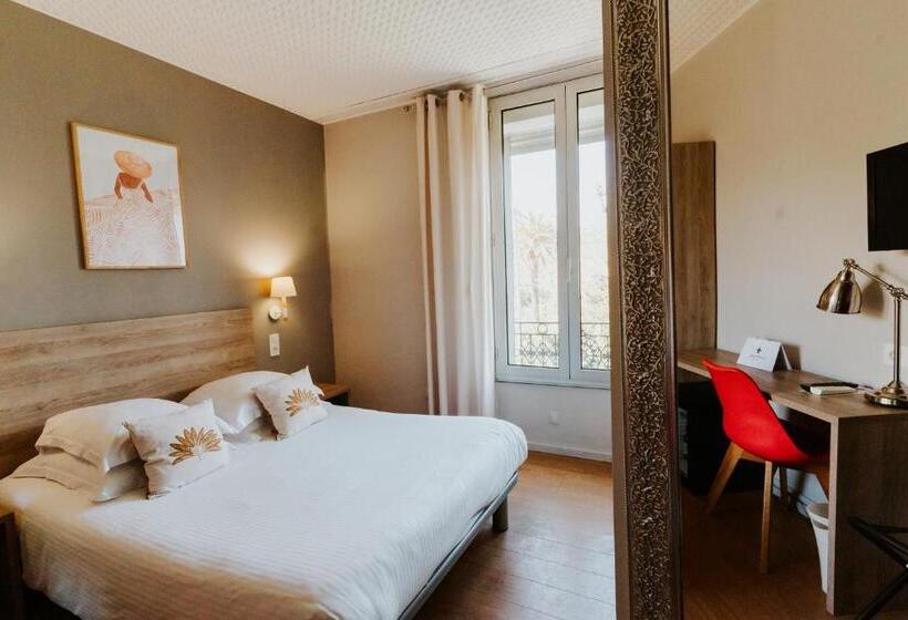 기본룸, Le Petit Castel