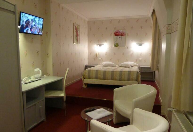 Номер Superior, Logis   Hostellerie & Restaurant Saint Louis