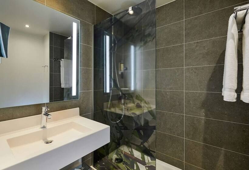Классический Номер, Mercure Paris La Defense