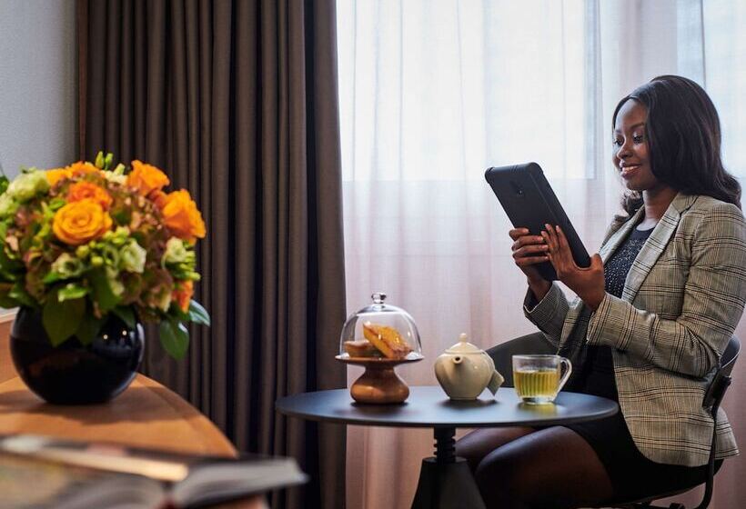 Номер Престиж, Mercure Paris La Defense