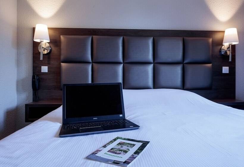 Номер Стандарт Вид на Бассейн, Logis Hotel Noemys Morgon