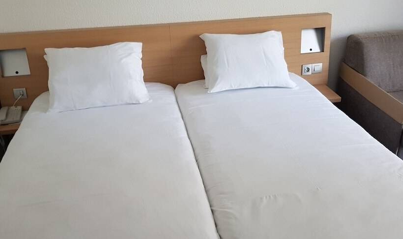 Классический Номер, Novotel Narbonne Sud A9/a61