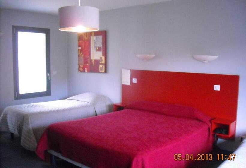 Номер Стандарт, Logis Hotels   Hôtel Et Restaurant Le Relais Des Garrigues