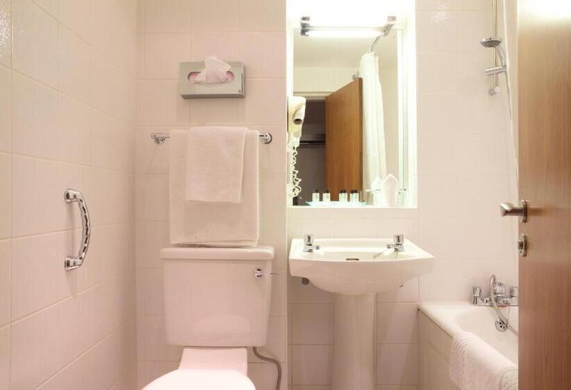 اتاق خانواده اجرایی, London Croydon Aerodrome Hotel, Bw Signature Collection