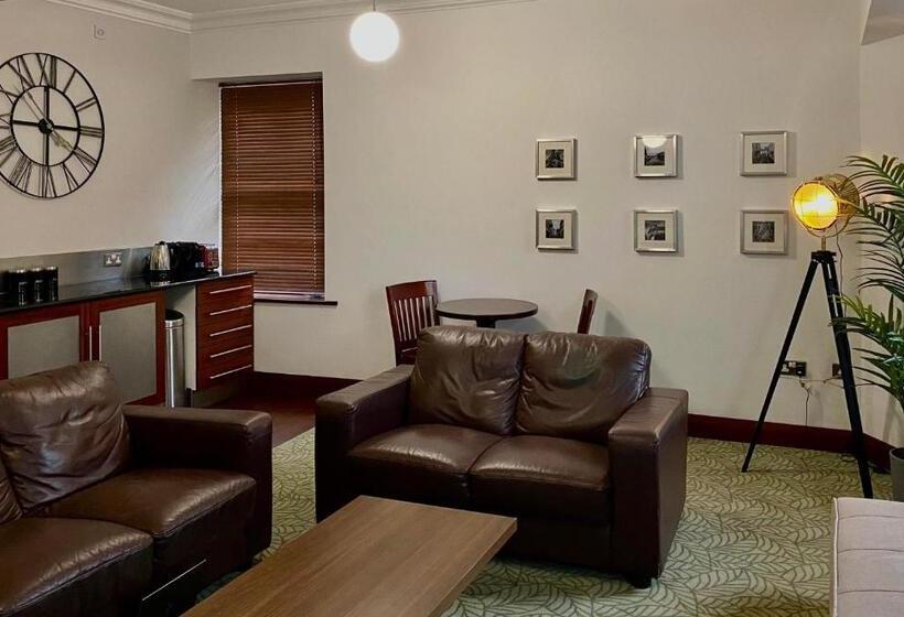 1 Bedroom Penthouse Apartment, The Cawdor
