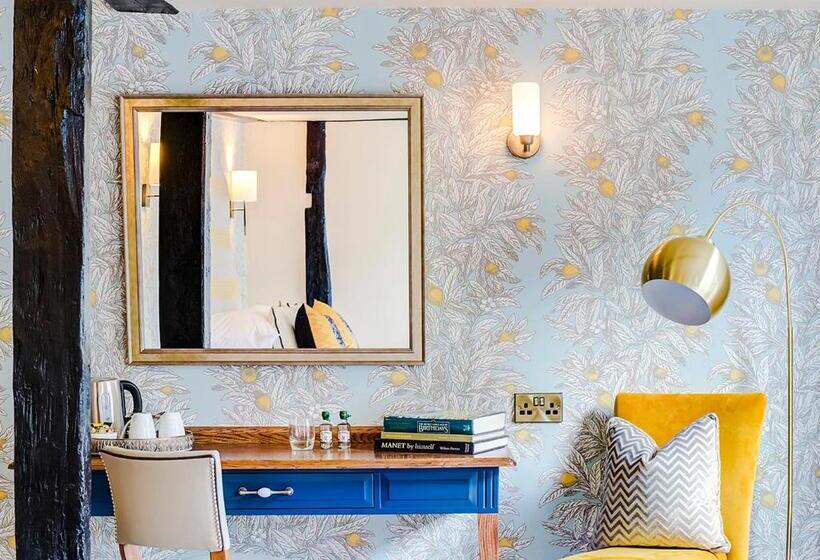 سوییت, The George