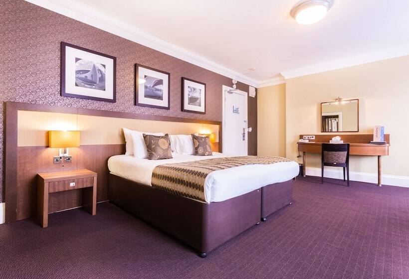 标准三人间, Royal Station Hotel  Part Of The Cairn Collection