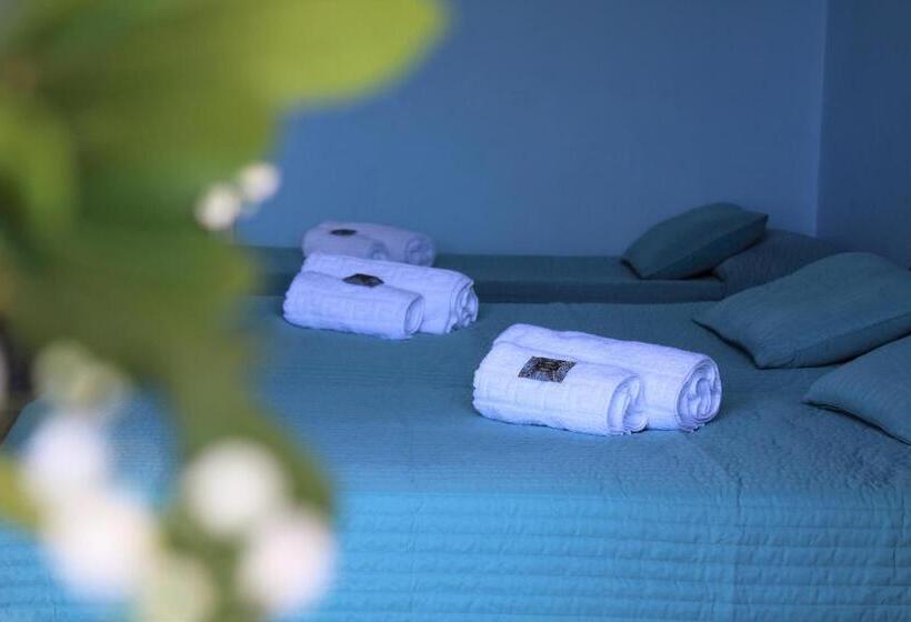 Triple Room Sea View, Nireus