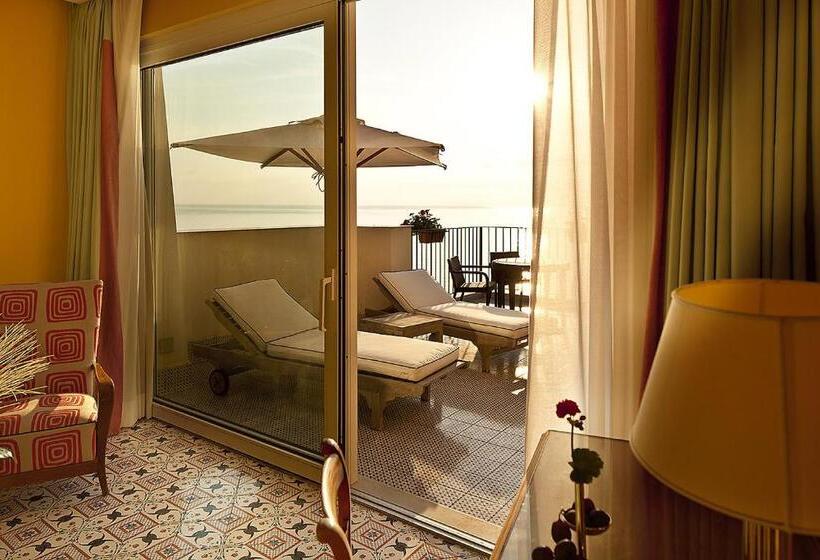 جناح جونيور مطلّ علي البحر, Regina Isabella Resort Spa Restaurant