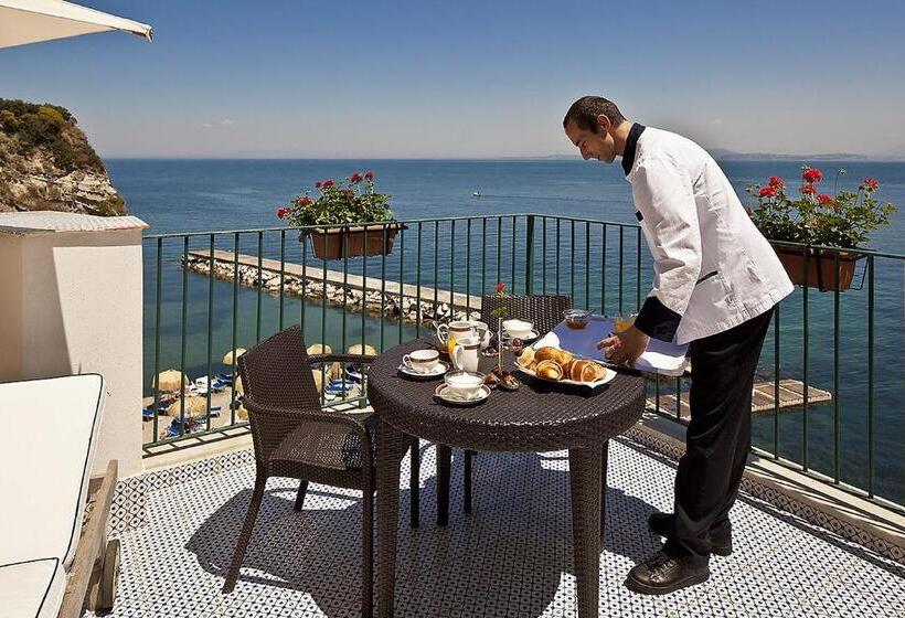 Полулюкс Вид на Море, Regina Isabella Resort Spa Restaurant
