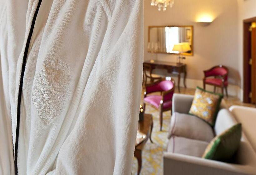 Номер Deluxe Вид на Море с Балконом, Regina Isabella Resort Spa Restaurant