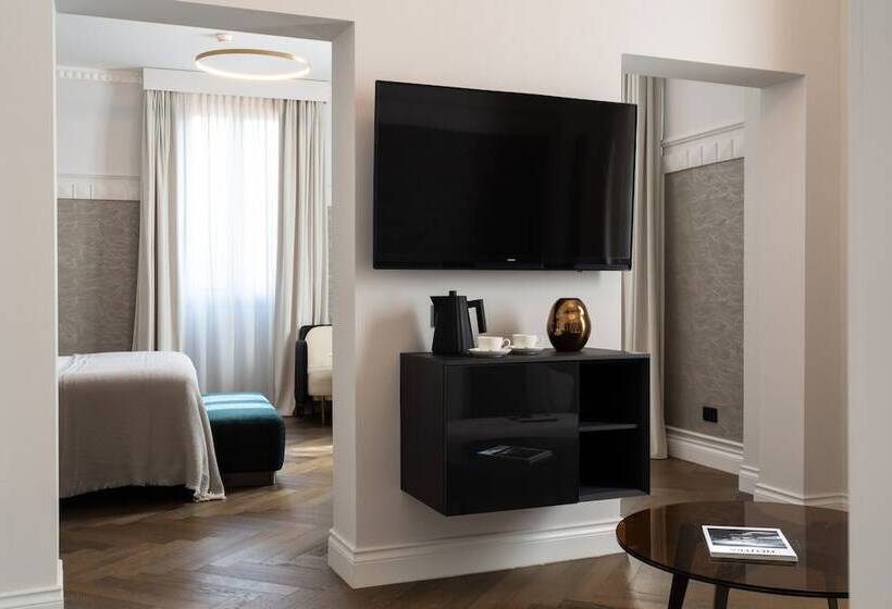سوییت جونیور, Patria Palace Lecce