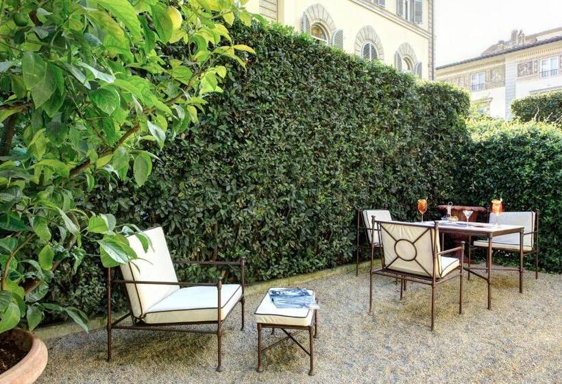 سوییت جونیور, Regency   Small Luxury Hotels Of The World