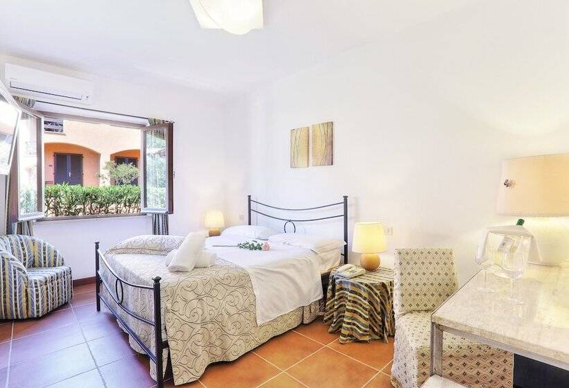 اتاق استاندارد با چشم‌انداز دریا, Resort Le Picchiaie