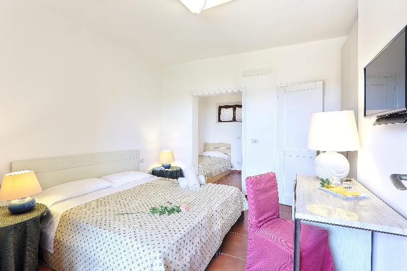 اتاق استاندارد سه نفره, Resort Le Picchiaie