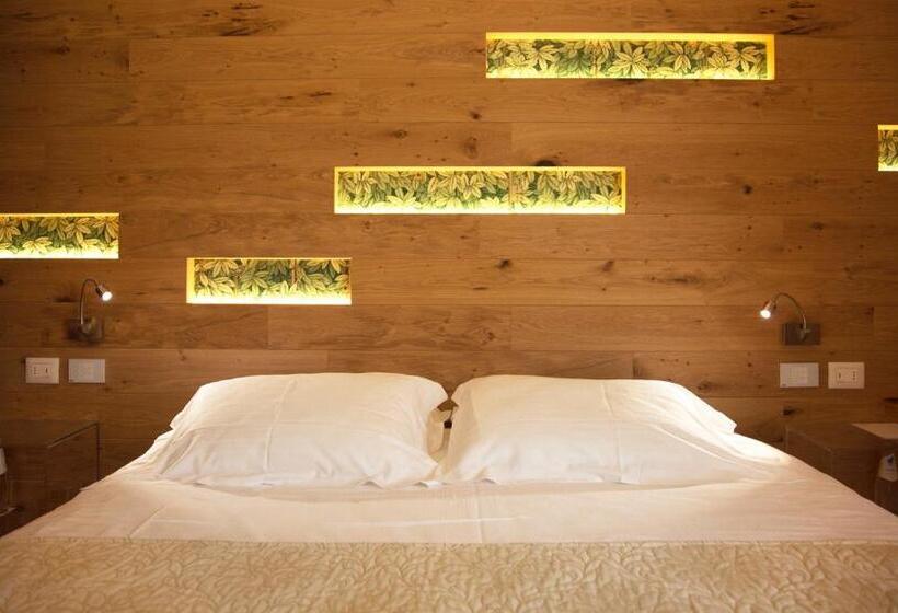 디럭스 주니어 스위트, Astoria Resort