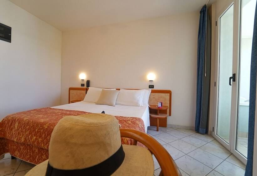 اتاق استاندارد سه نفره, Dasamo Hotel   Dada Hotels