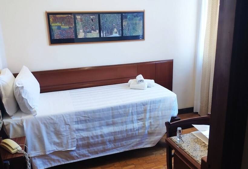 اتاق استاندارد یک نفره, Grand Hotel Duomo