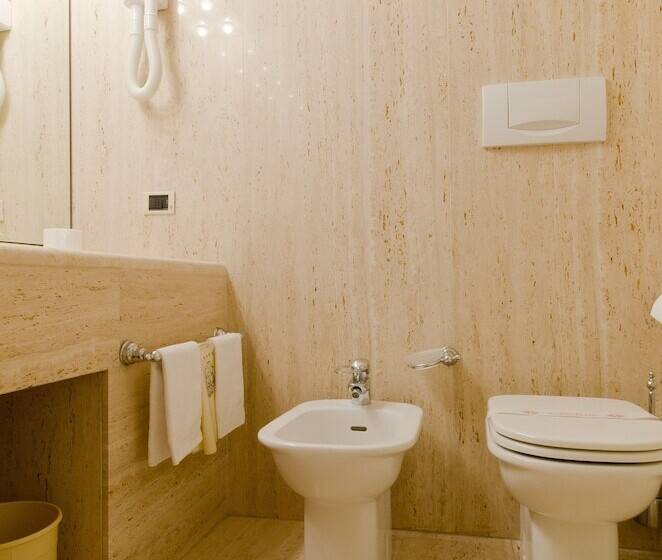 Camera Familiare, Grande Albergo Roma